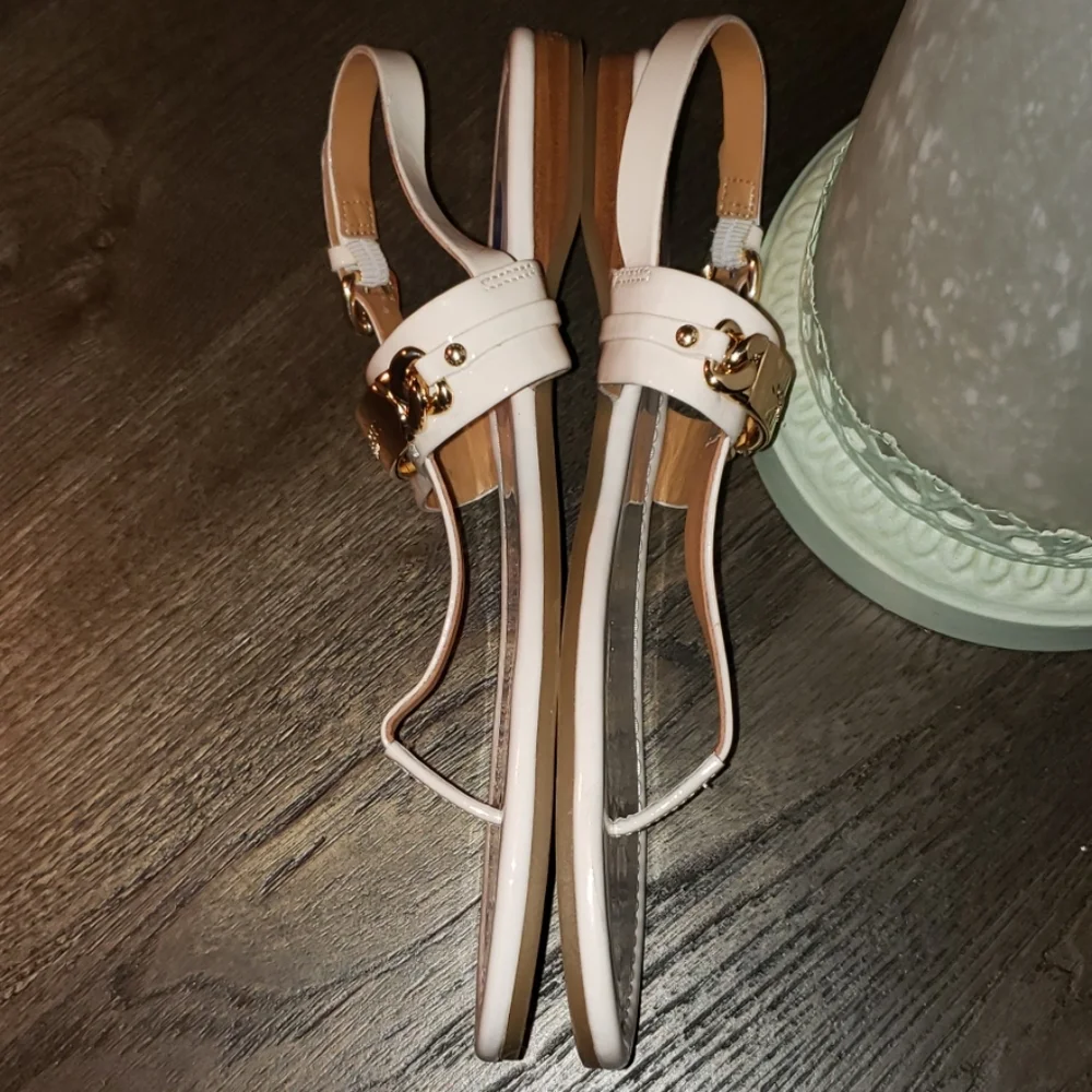 New Coach Caterine Patent Leather T Strap Sandal - Picture 4 of 8